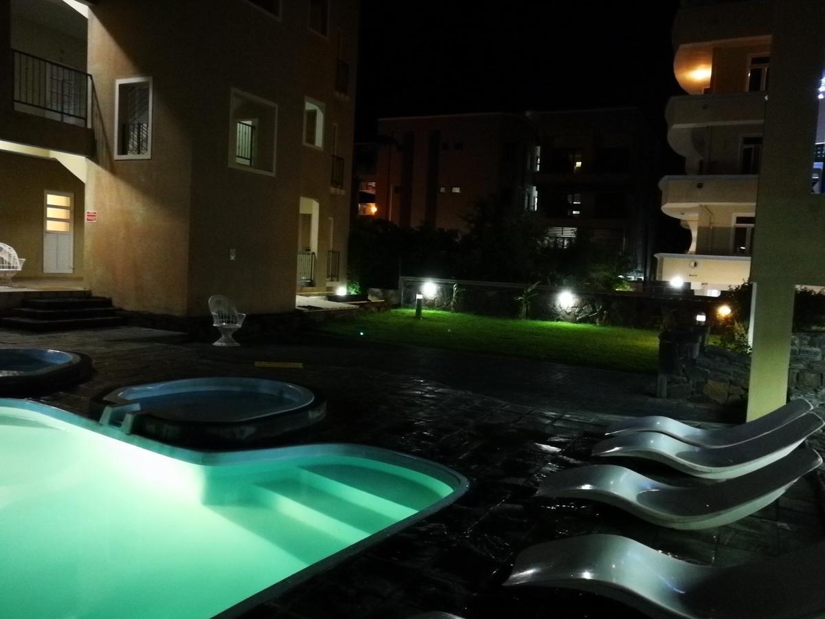 Rayon Vert Bleuphorie Beach Apartment Flic en Flac Exterior photo